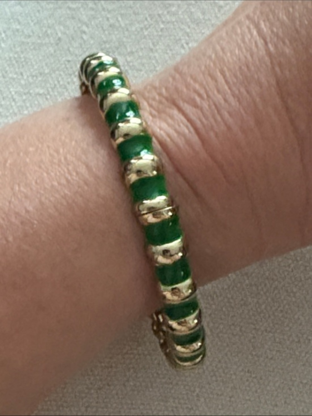 Green and Gold Elegant Enamel Link Bangle with hinge